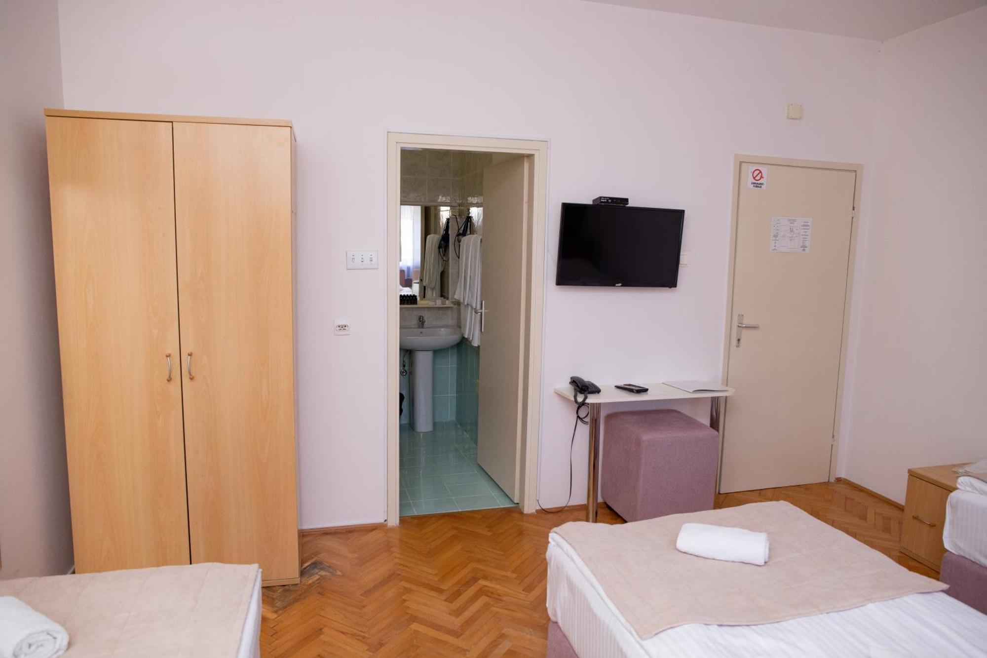 Motel New Sanatron Bosanski Novi Zewnętrze zdjęcie