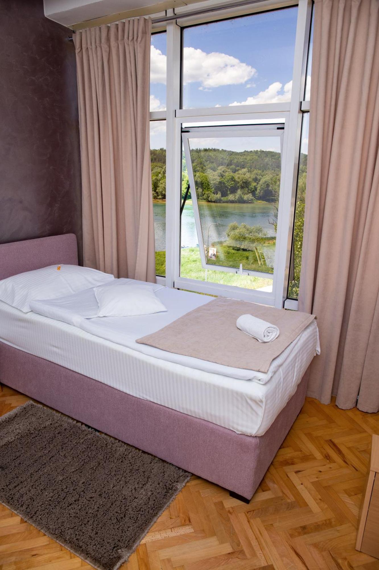 Motel New Sanatron Bosanski Novi Zewnętrze zdjęcie