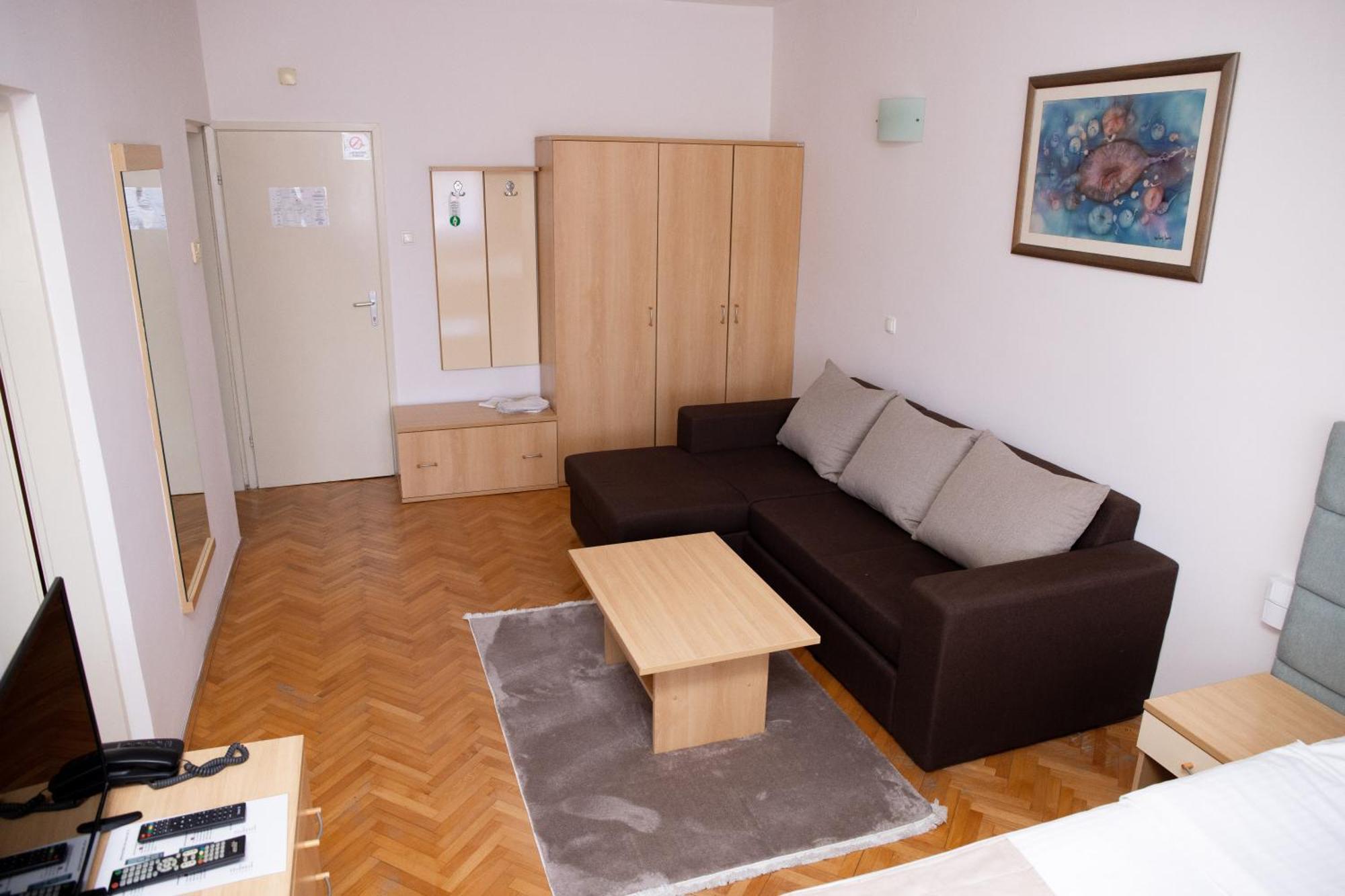 Motel New Sanatron Bosanski Novi Zewnętrze zdjęcie