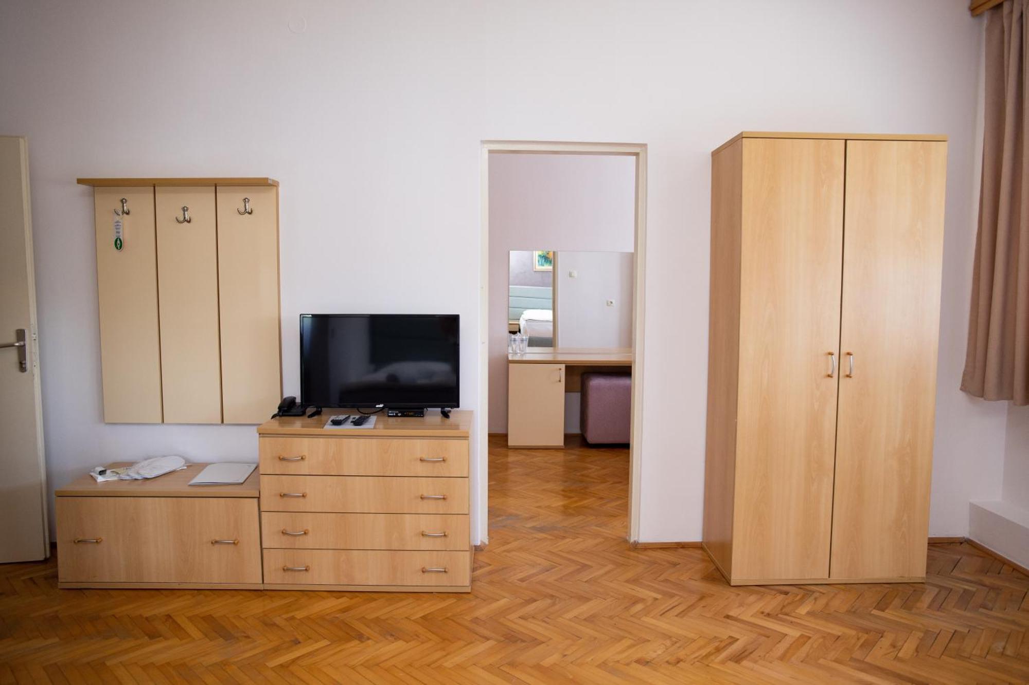 Motel New Sanatron Bosanski Novi Zewnętrze zdjęcie